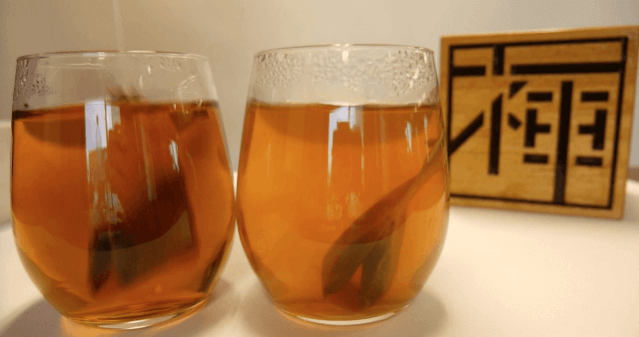 紅茶　硬水　コントレックス　実験